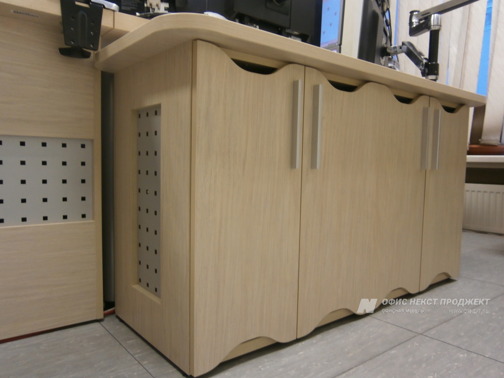 Шкафы для размещения системных блоков